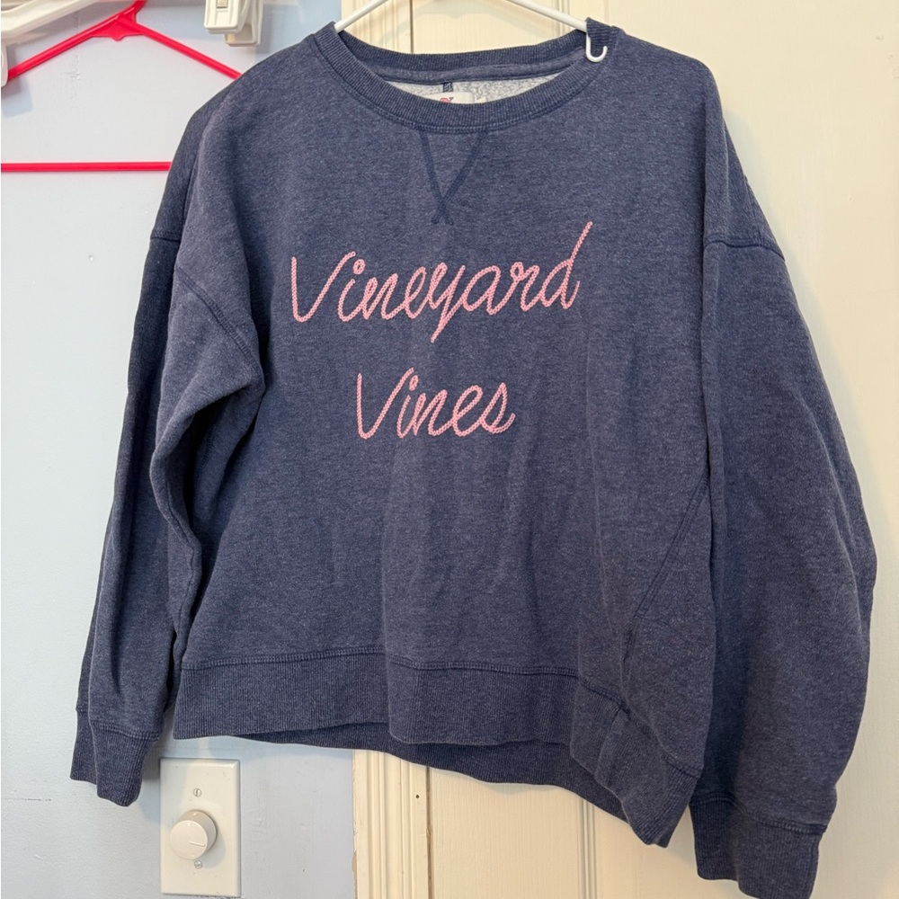 Woman’s Vineyard Vines Sweatshirt. Size Large
